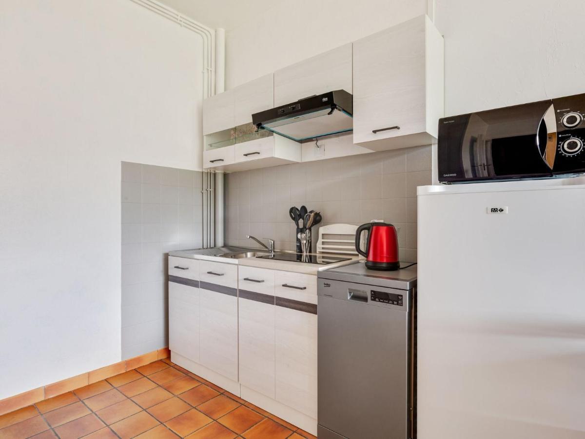 Simplistic Holiday Home In Grandcamp With Garden Esterno foto